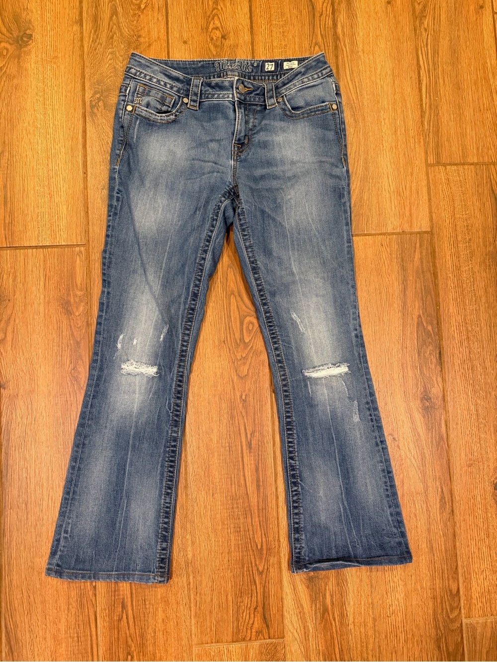 Miss Me Blue Distressed mid rise boot Jeans / women’s 27